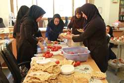 توزیع یک وعده صبحانه سالم به کارکنان ستاد شبکه بهداشت و درمان اسلامشهر